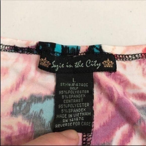 Suzie In The City Pink Large Rose Print Top - Picture 8 of 8